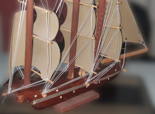 Bateau décoratif en bois