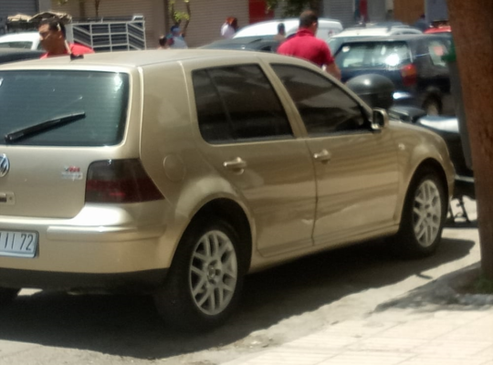 VOLKSWAGEN Golf 4 pour Reprise