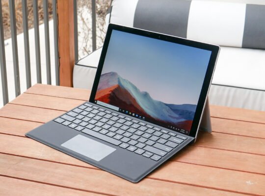 Surface 7 Pro m1866 core i5 8Gb RAM & 256SSD